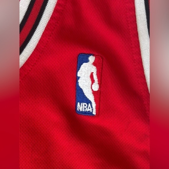 Derrick Rose Chicago Bulls 
Classic Red Adidas Jersey - Picture 9 of 13